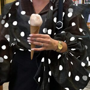 Camisa Retrô com Estampa de Bolinhas